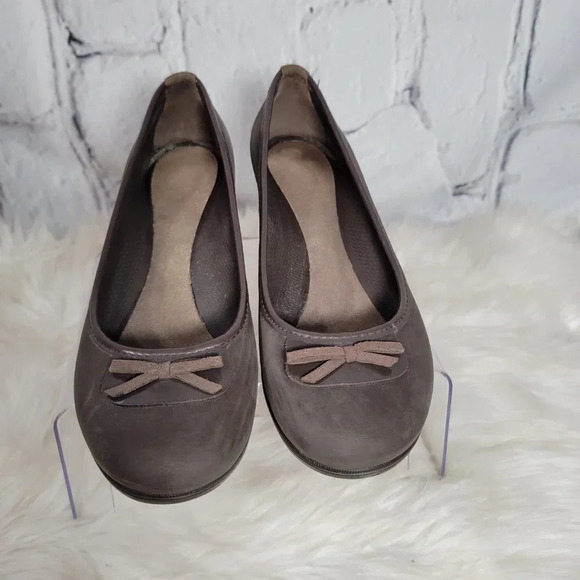 CROCS Womens Lydia Wedge Shoes 9 Brown Comfort Casual Slip On Neutral Minimalist - Picture 7 of 10